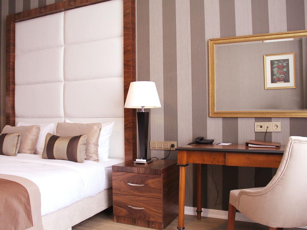 Manesol Fuar Hotel Istanbul Exterior photo